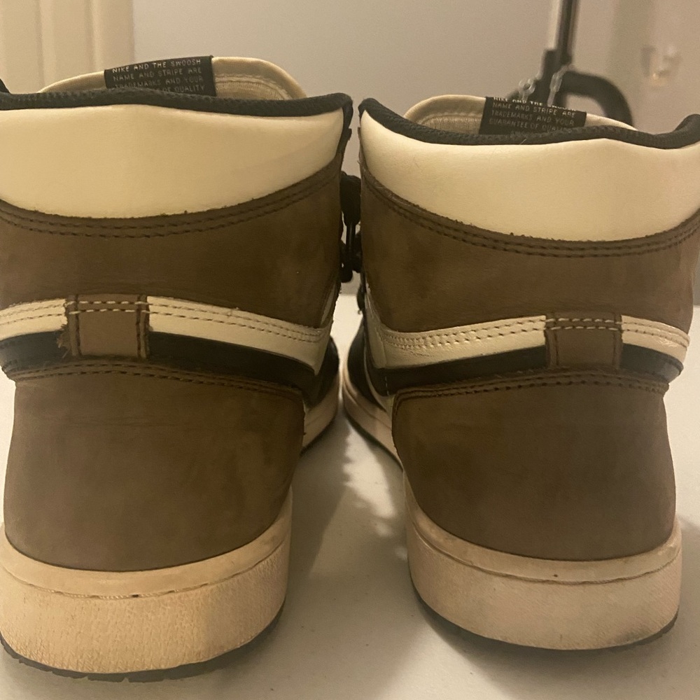 Jordan 1 mocha (PAY THROUGH APPLE PAY—PRICE NEGOTIABLE) - Picture 6 of 6